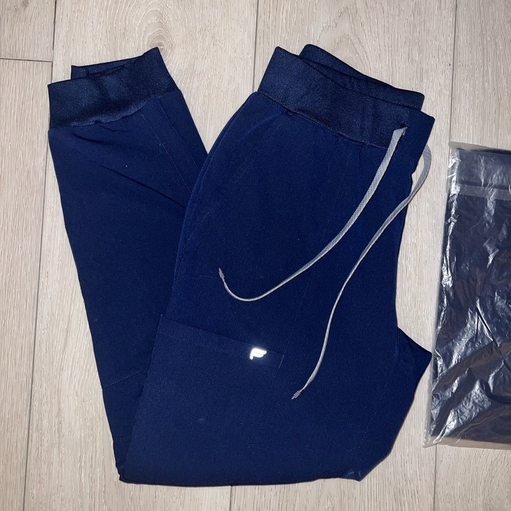 Fabletics scrub pants - New